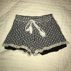 Alya Patterned Shorts